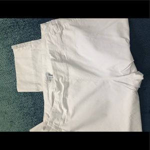 White pull on capris great condition